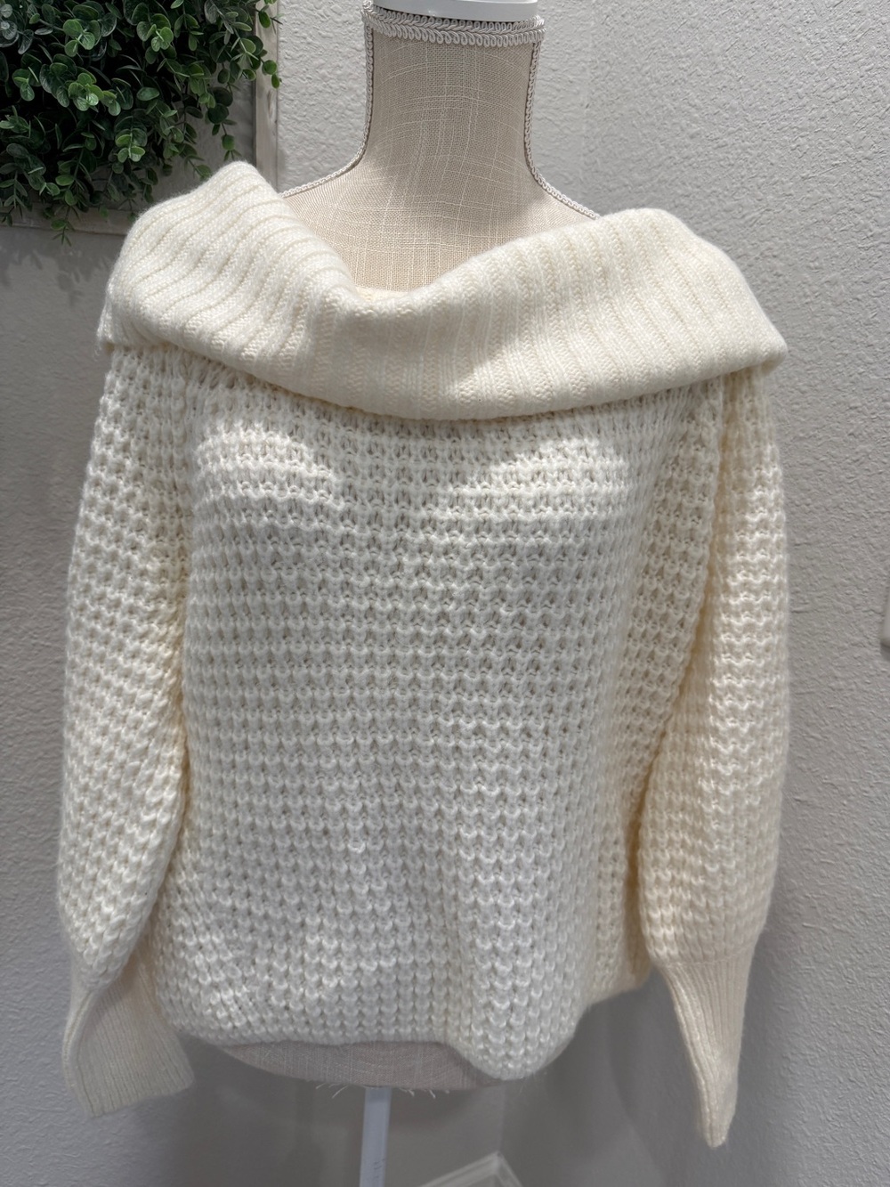 Express Sweater - Picture 6 of 11